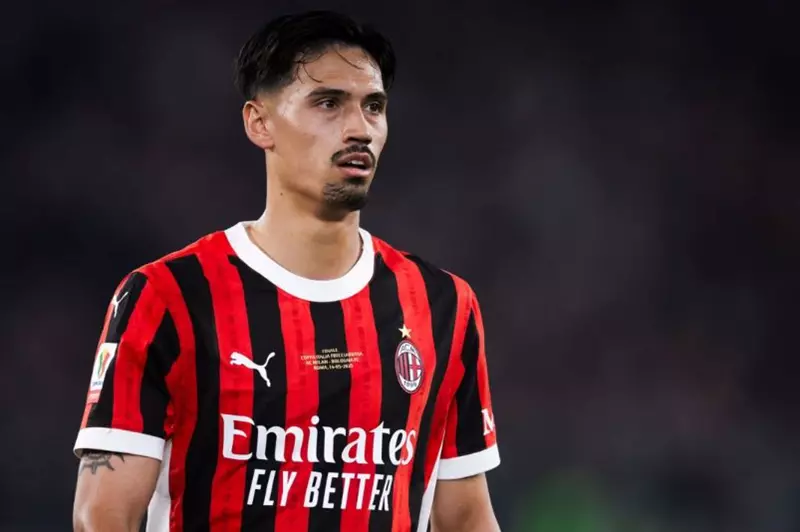 تيجاني رايندرز لاعب ميلان